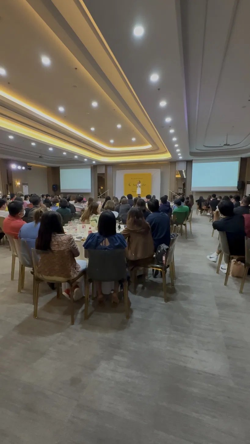 A banquet hall of 200+ attendees at the Live Brighter Forum in Iloilo